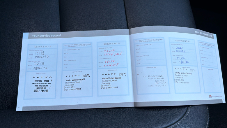 Volvo Xc40 2.0 T4 Inscription 5dr AWD Geartronic Petrol Estate